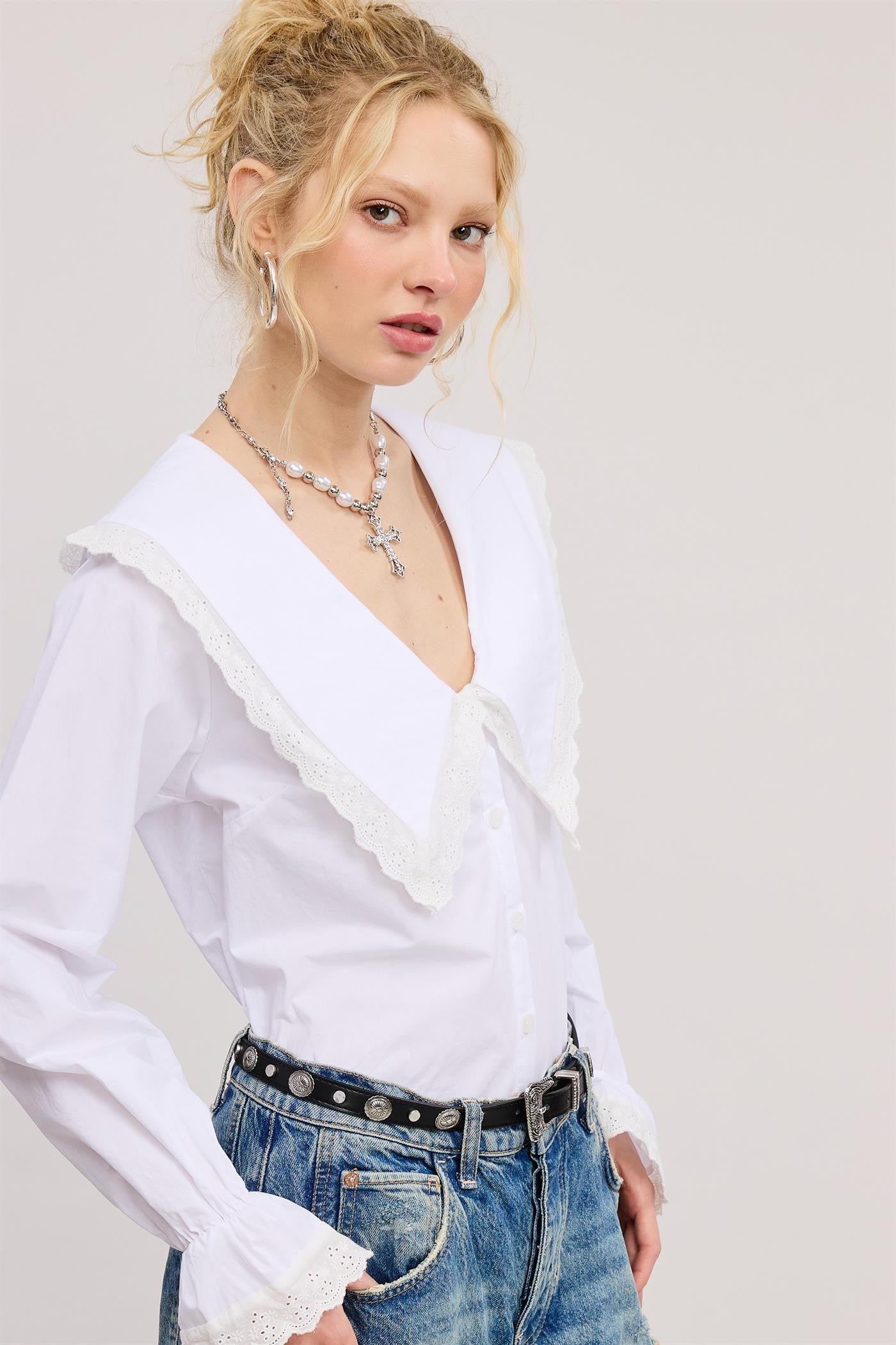 winter cottage top