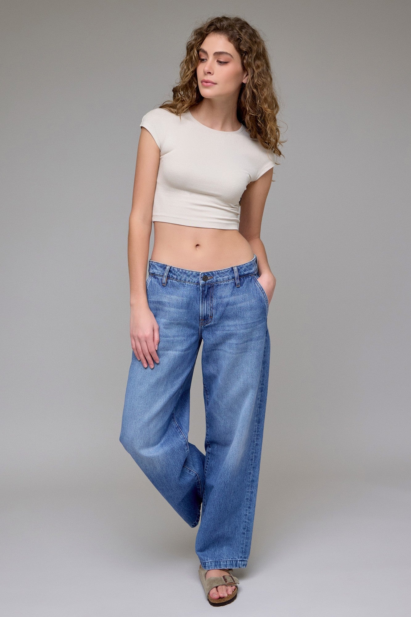 medium wash low rise baggy jean