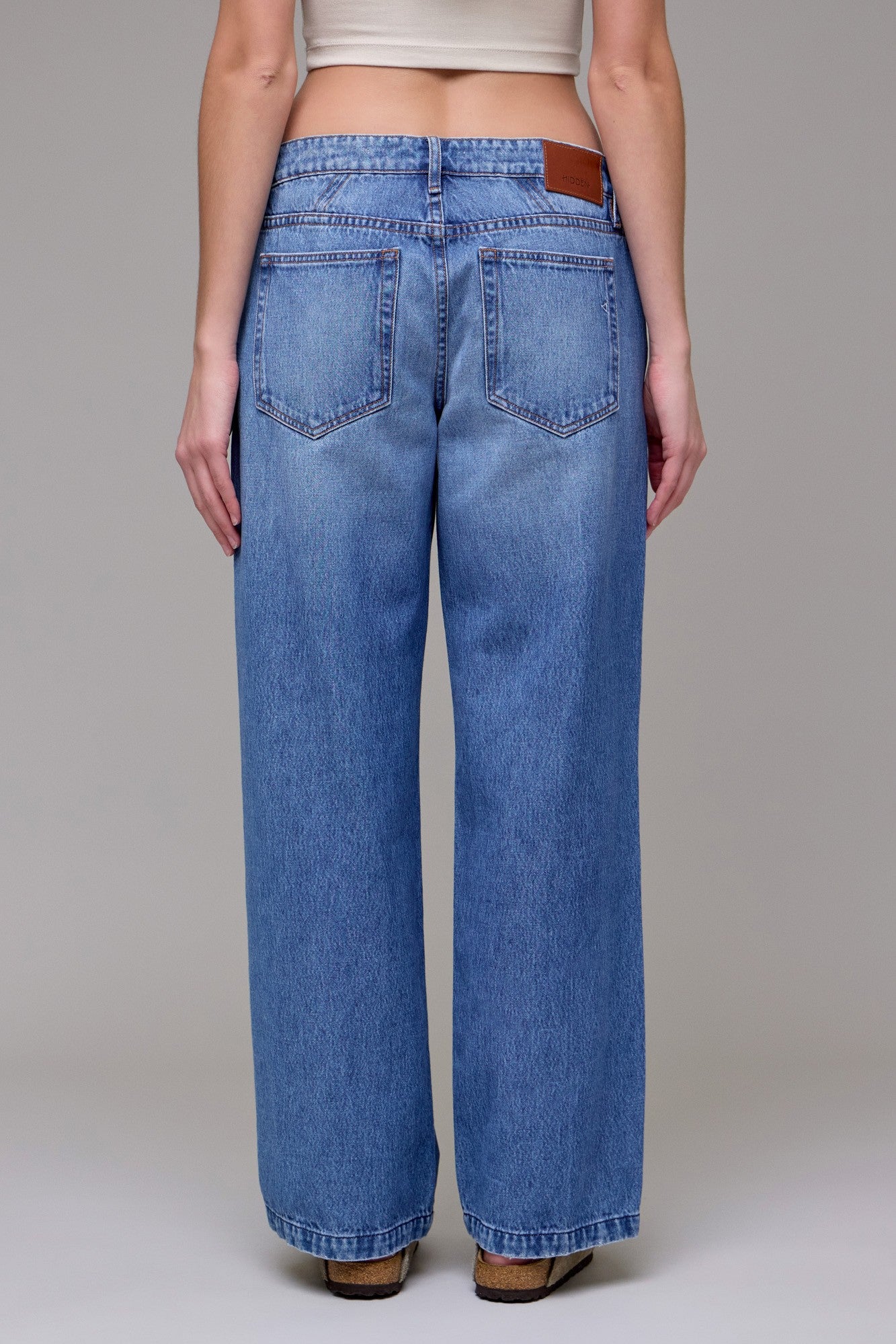 medium wash low rise baggy jean