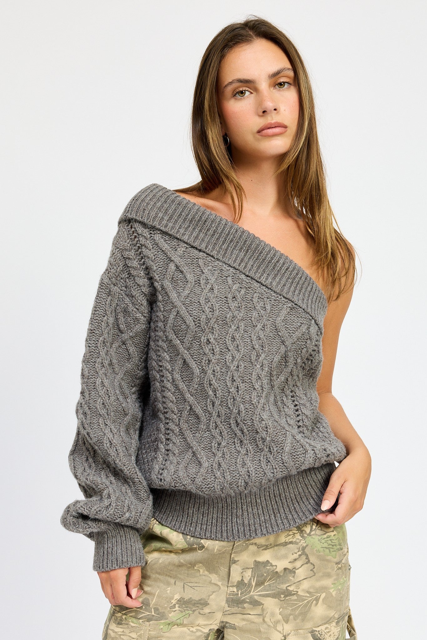 oversized one shoulder sweater