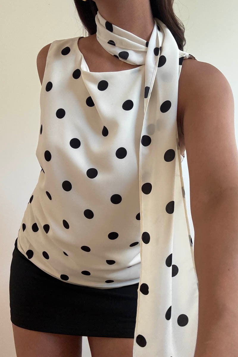 pretty polkas top