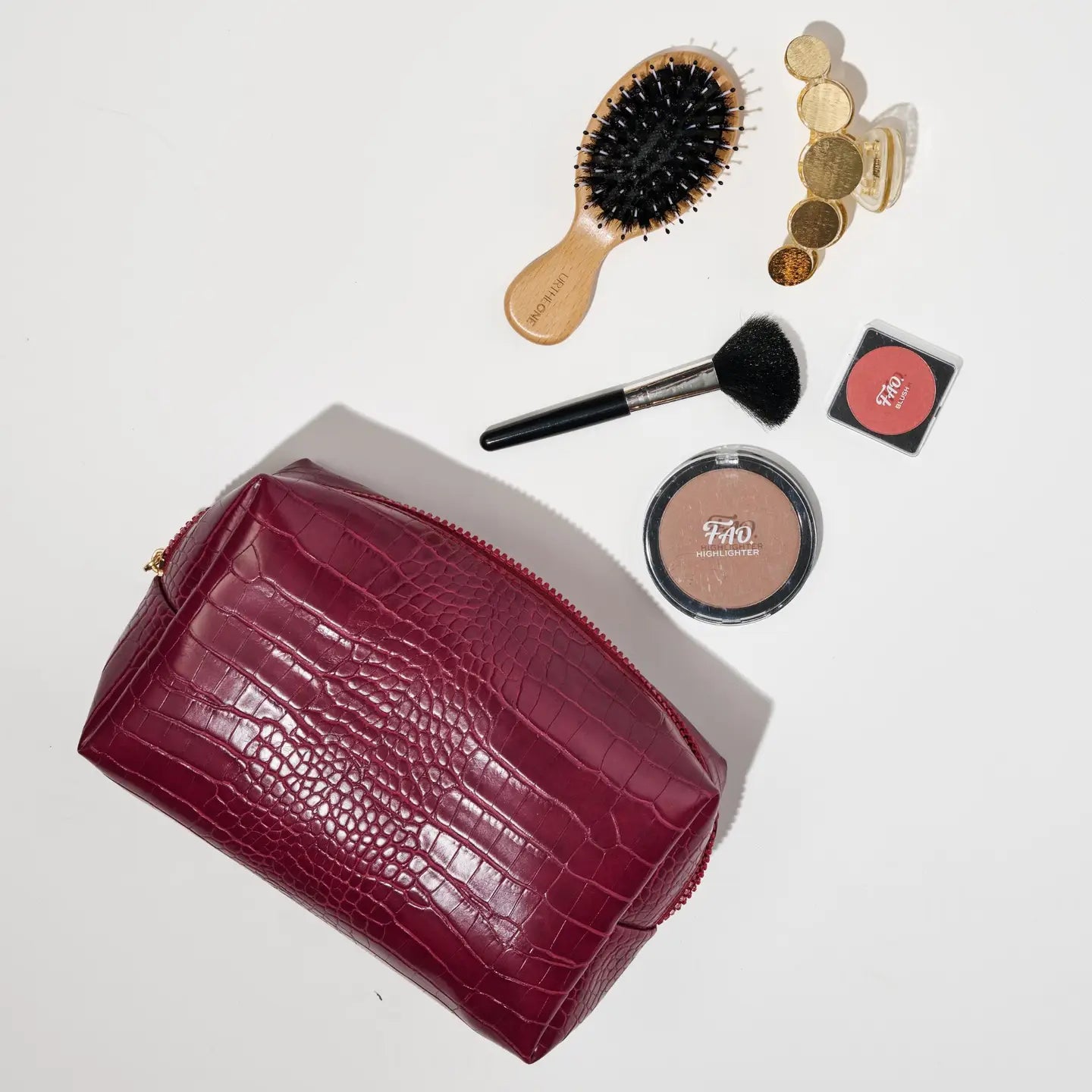 it girl cosmetic bag